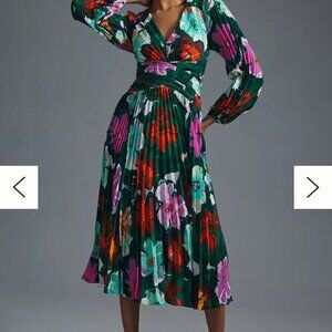 NWT - Maeve Anthropologie Pleated Green Floral V-Neck Dress - Size 10